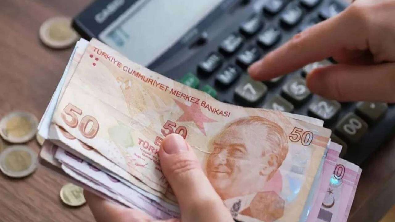 Özgür Erdursun işe başlama tarihine göre emeklilik şartlarını açıkladı: 7.000, 4.500 ve 7.200 gün kuralı, o şartı sağlayanlar emekli! 4
